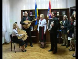 „Струне срца“ изводе Химну Украјине преведену на српски језик Београд 2015. год.