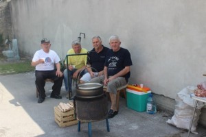 4. такмичење Сењука у кувању паприкаша на украјински начин, Кула двориште КУД-а 27.06.2015. год.